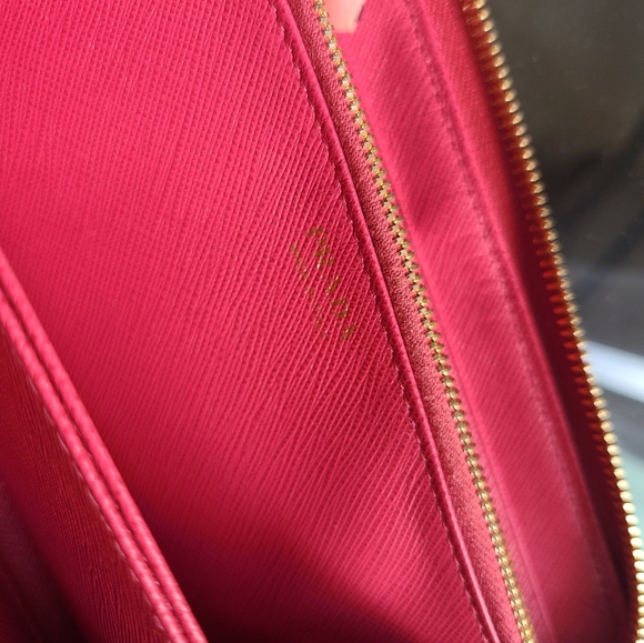 Barbie Pink Prada zip around Wallet - Picture 7 of 10